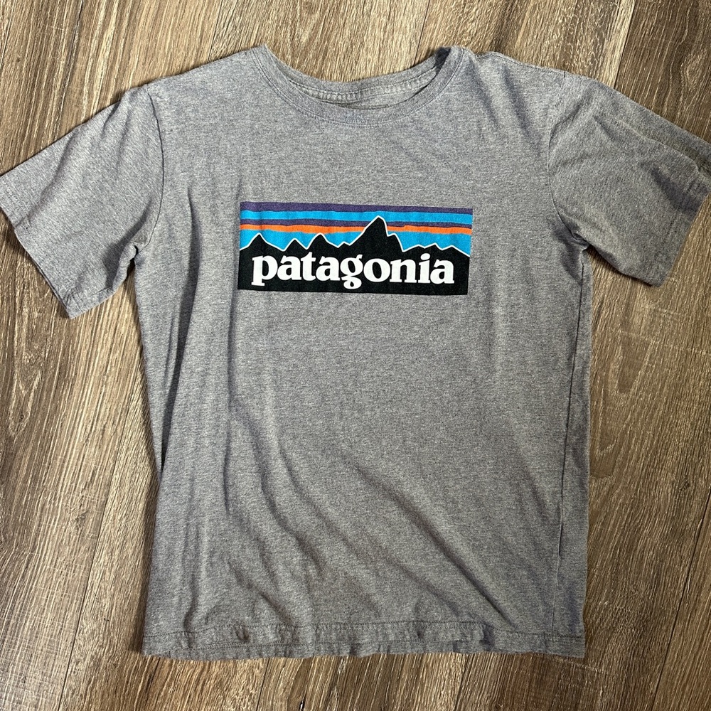 Patagonia Kids P-6 Logo TShirt XL